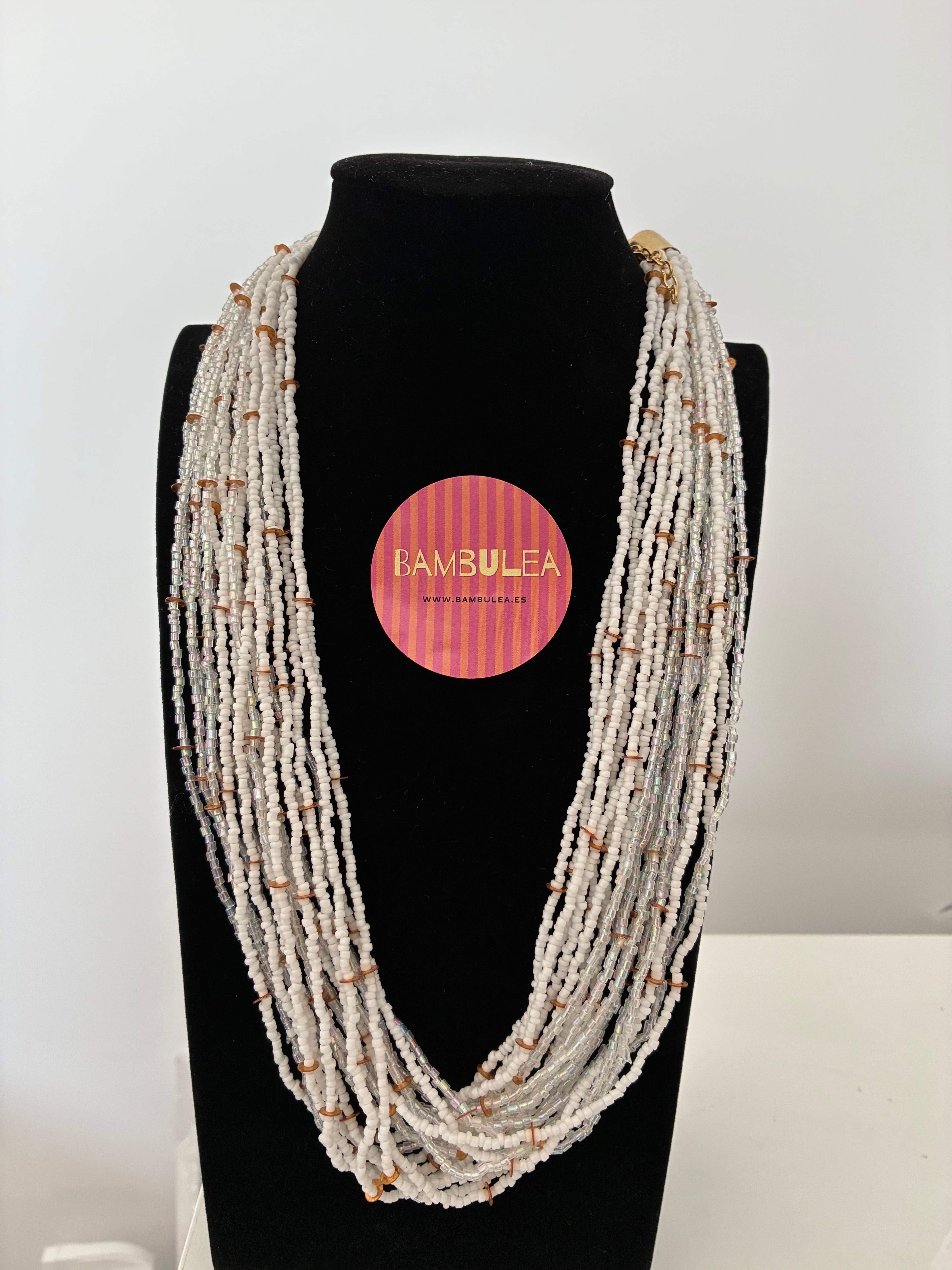 Collar cascada