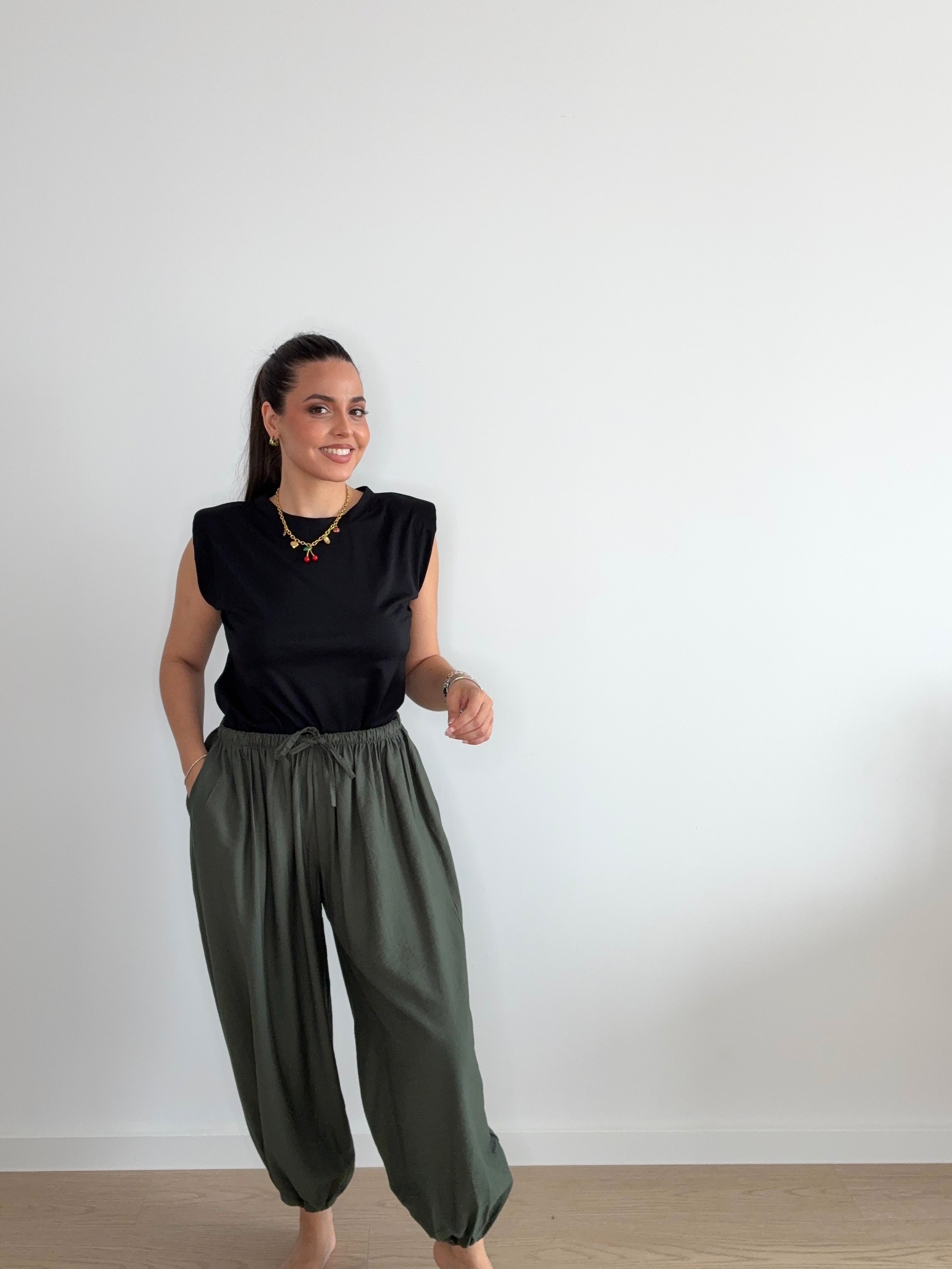 Pantalón básico bombacho