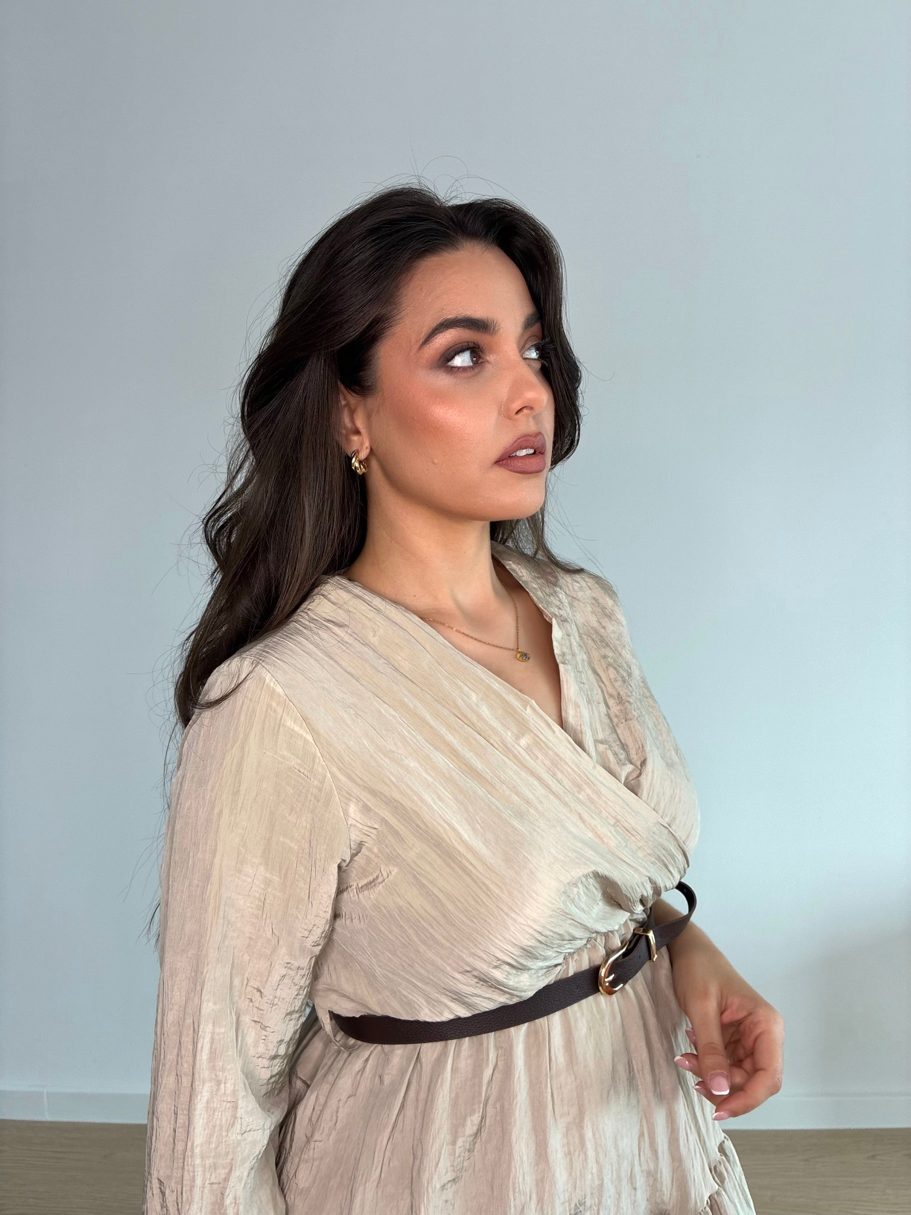 Vestido rugoso de manga francesa