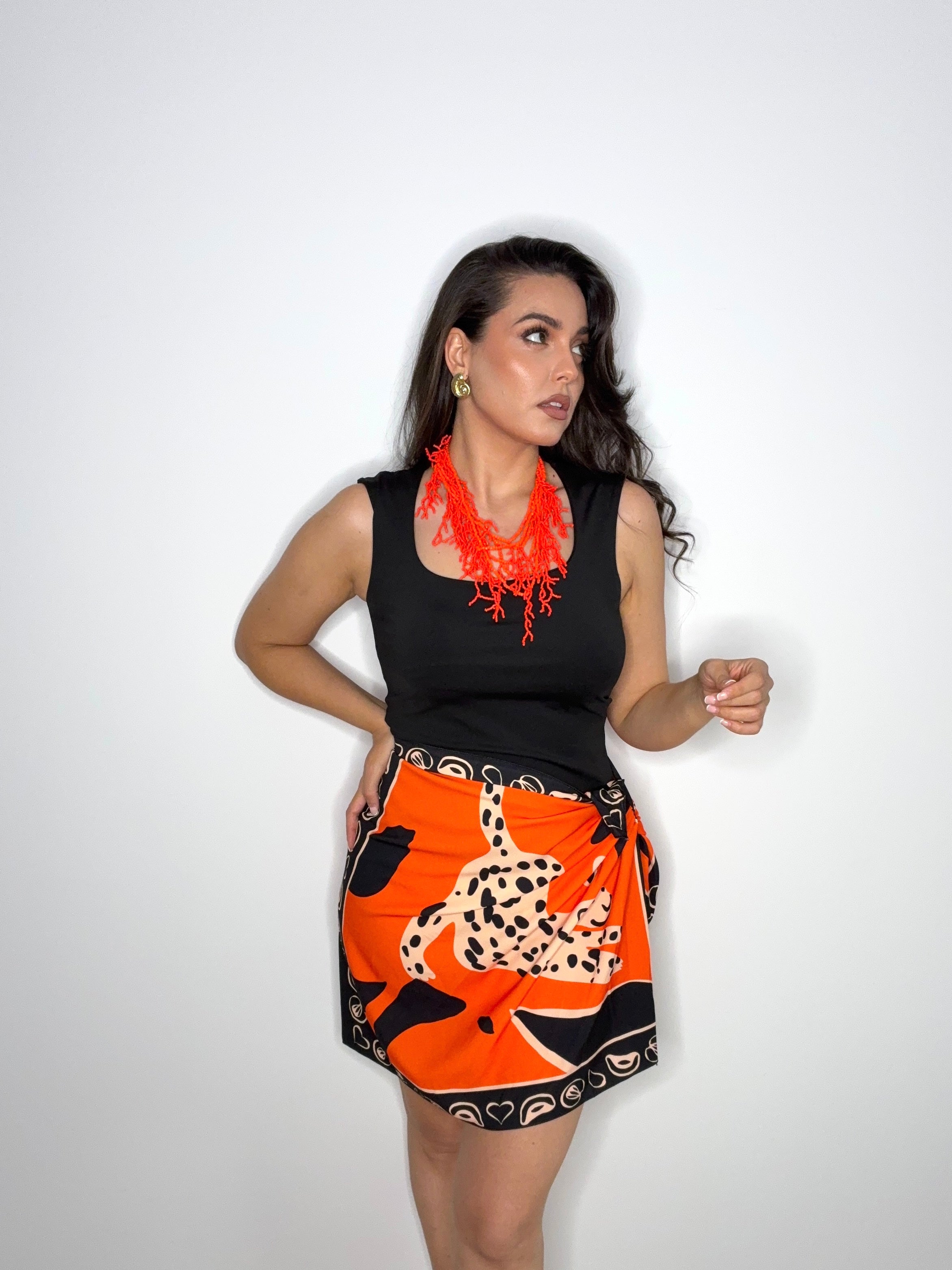 Falda pareo corta naranja con tigre
