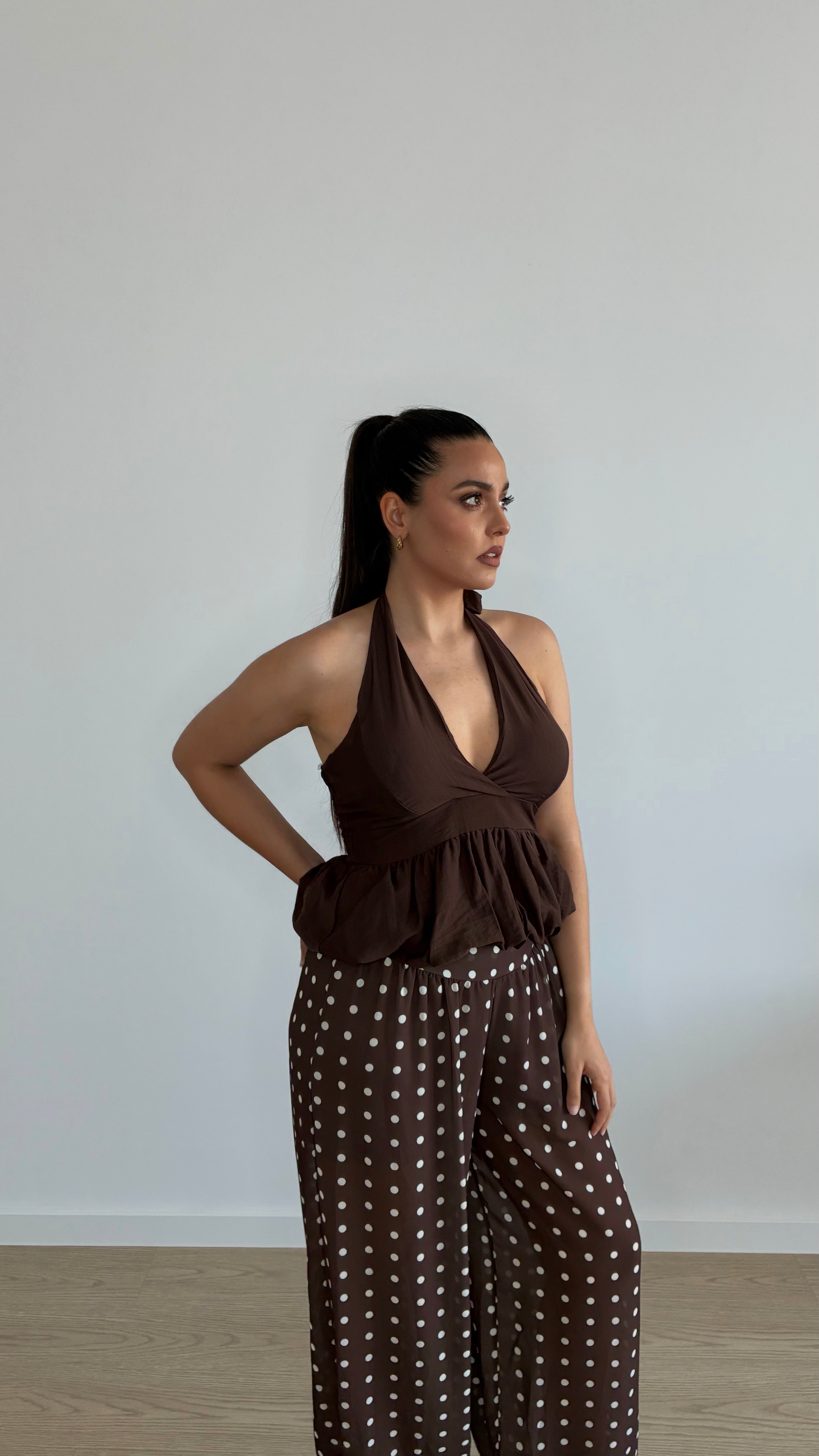 Top peplum marrón o negro