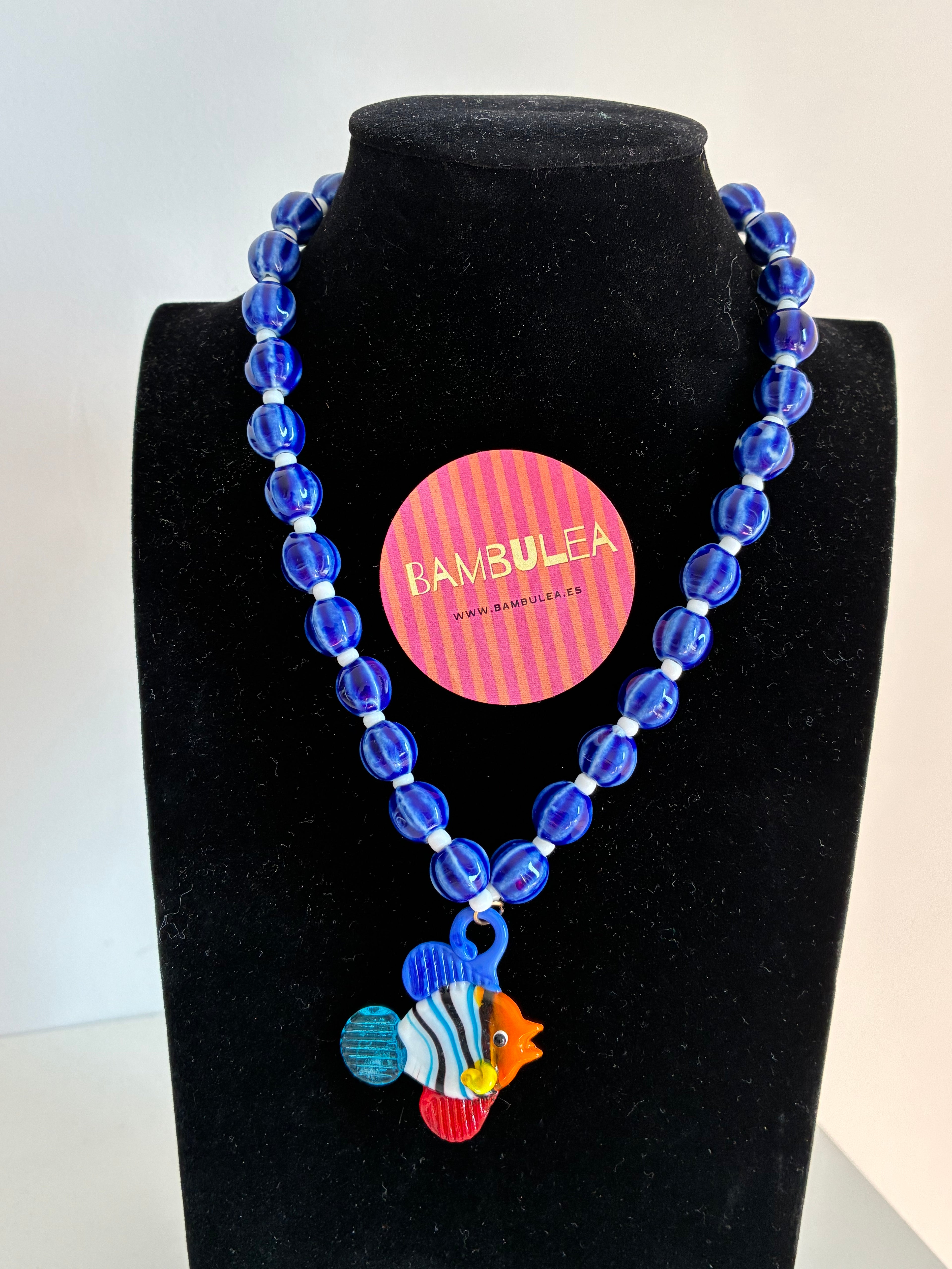 Collar pez azul esmaltado