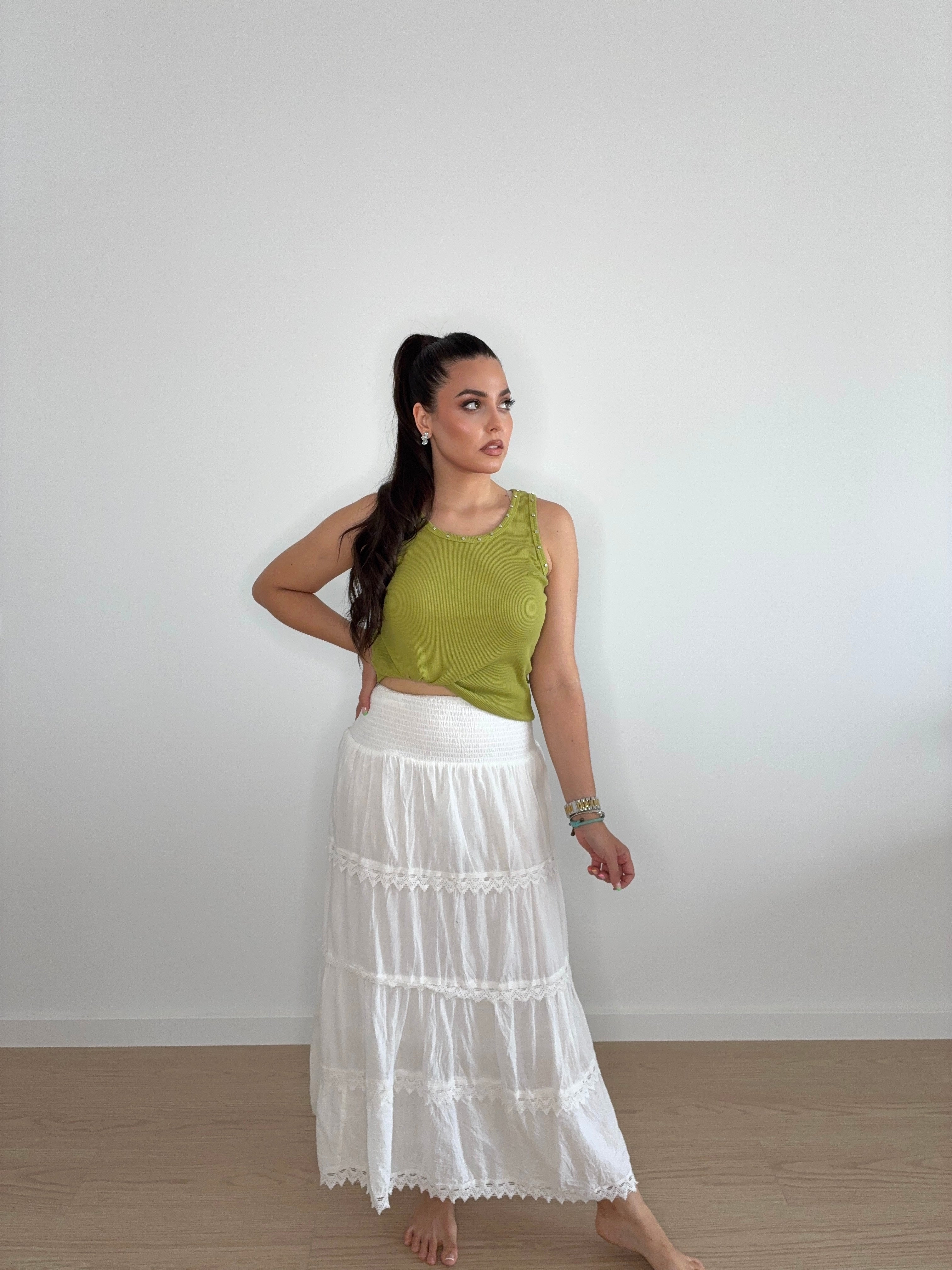 Falda ibicenca blanca con puntillas
