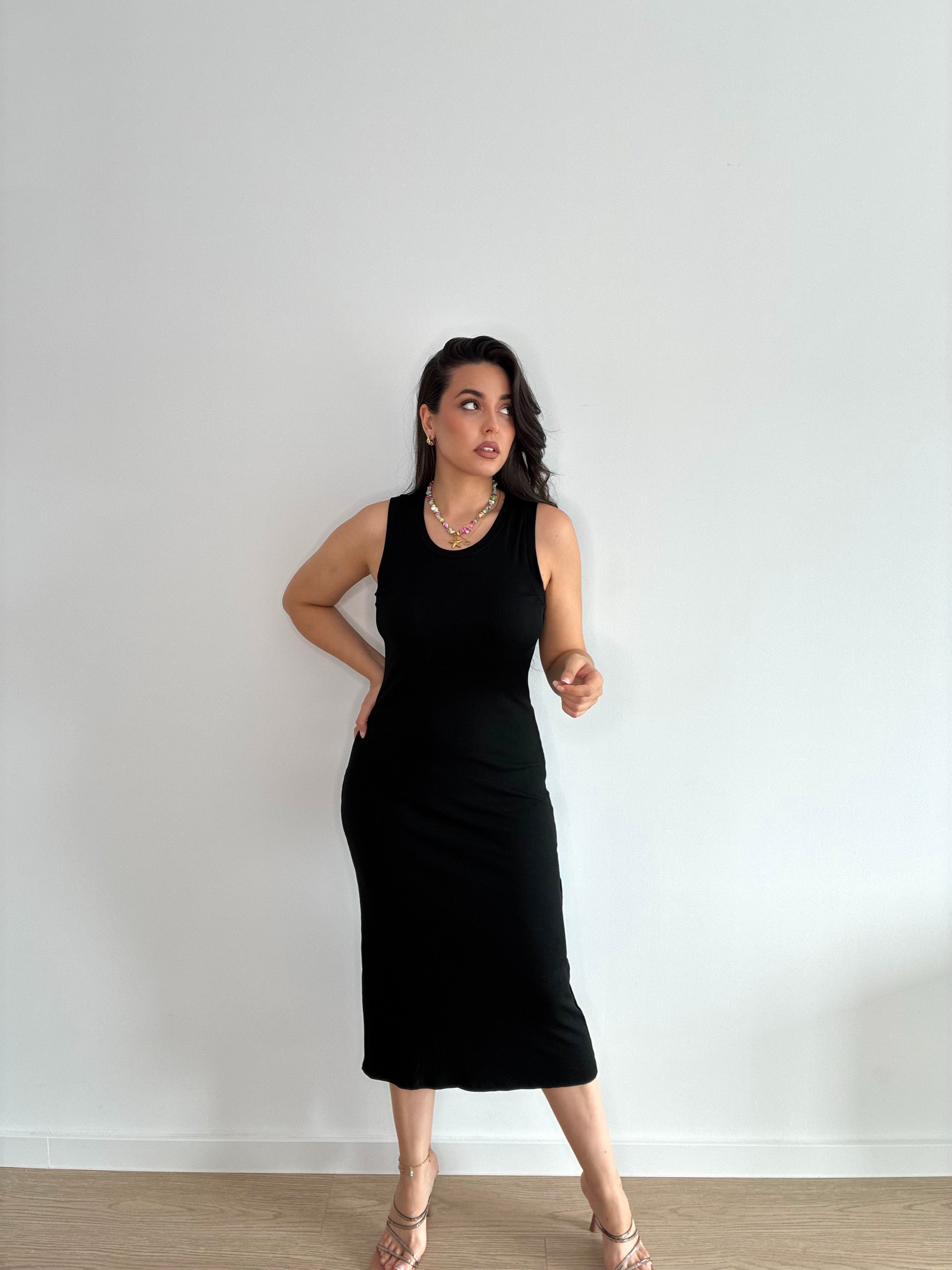 Vestido básico canalé negro