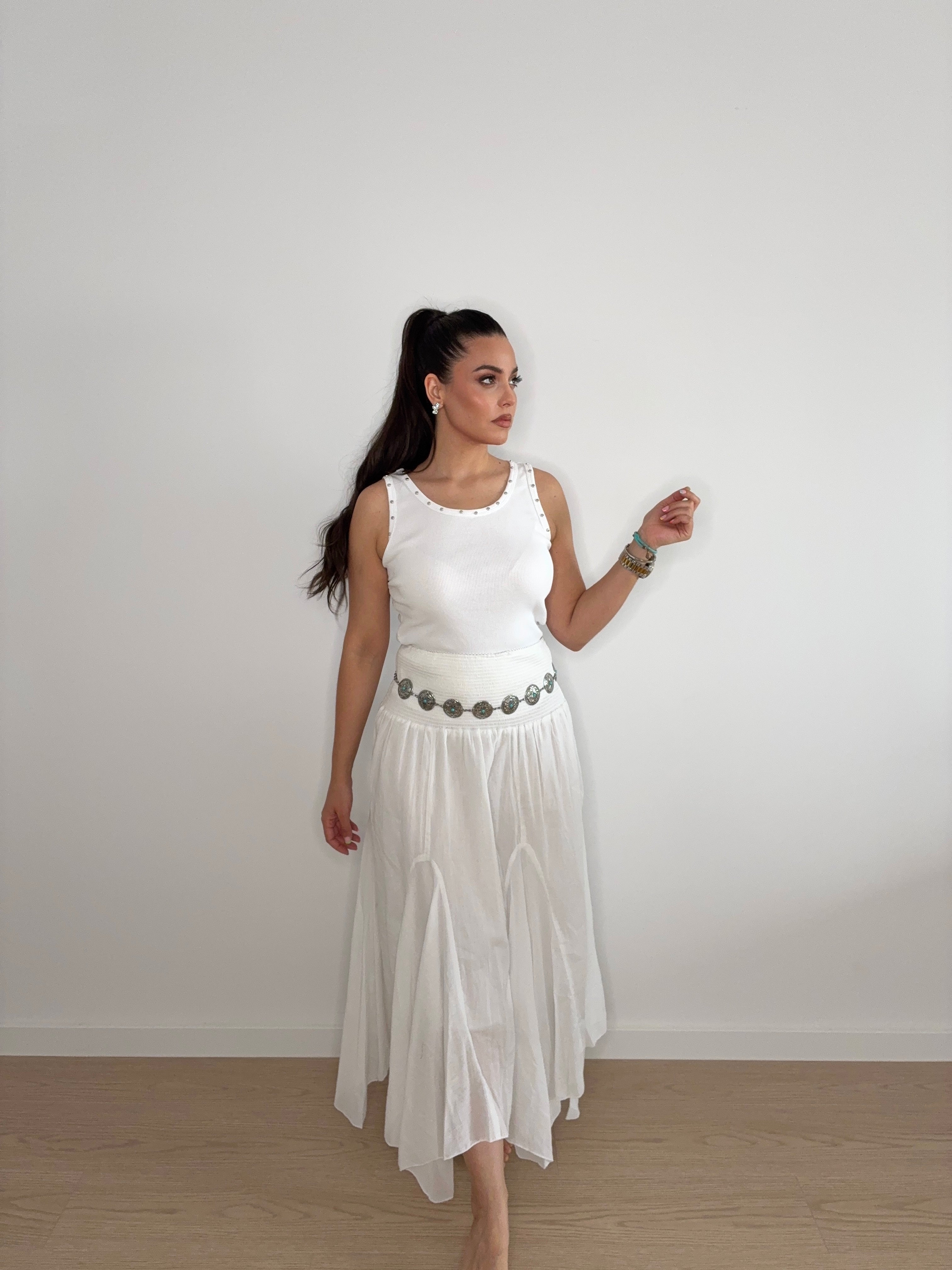 Falda de picos negra o blanca