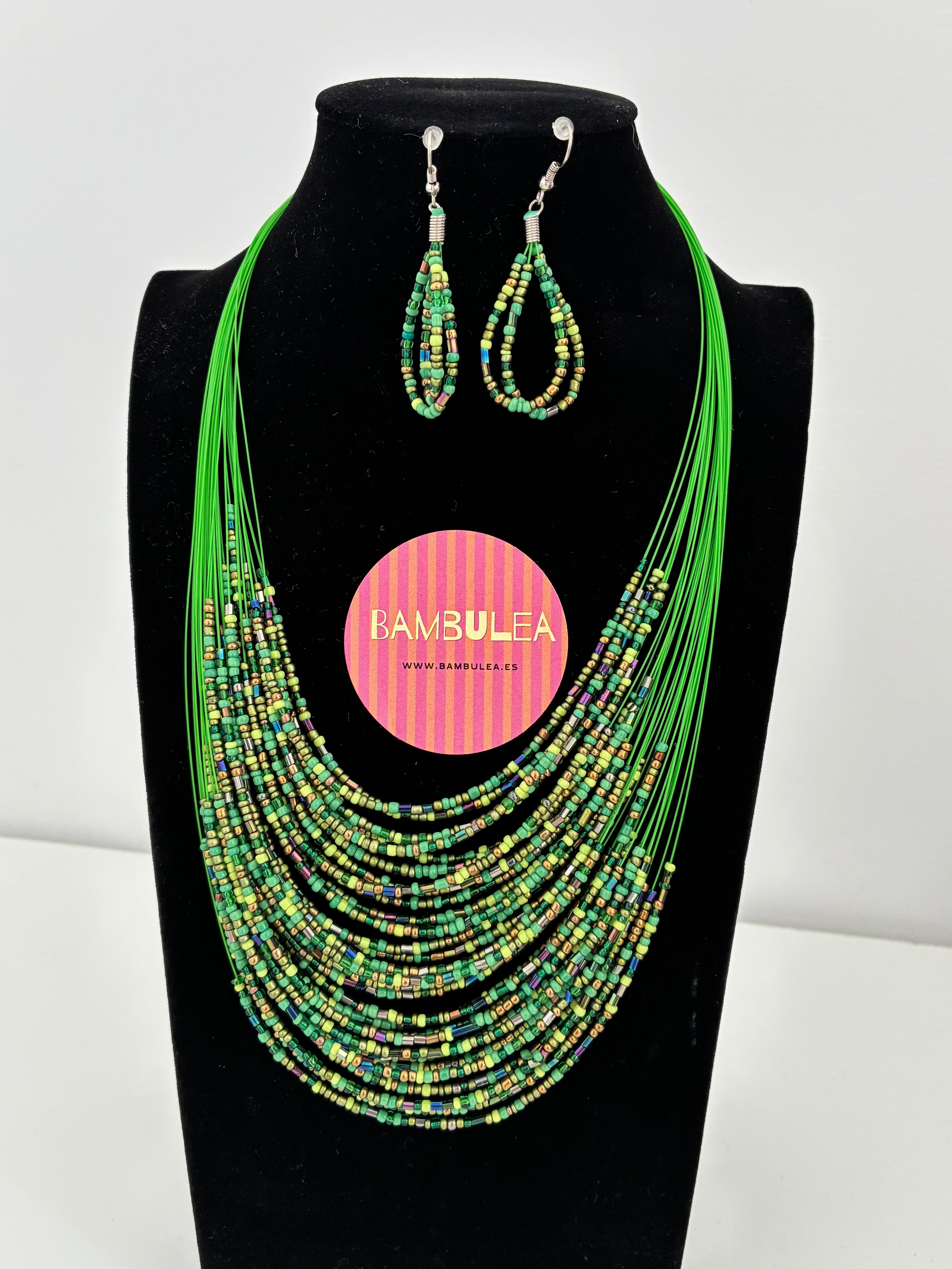 Collar gota con pendientes