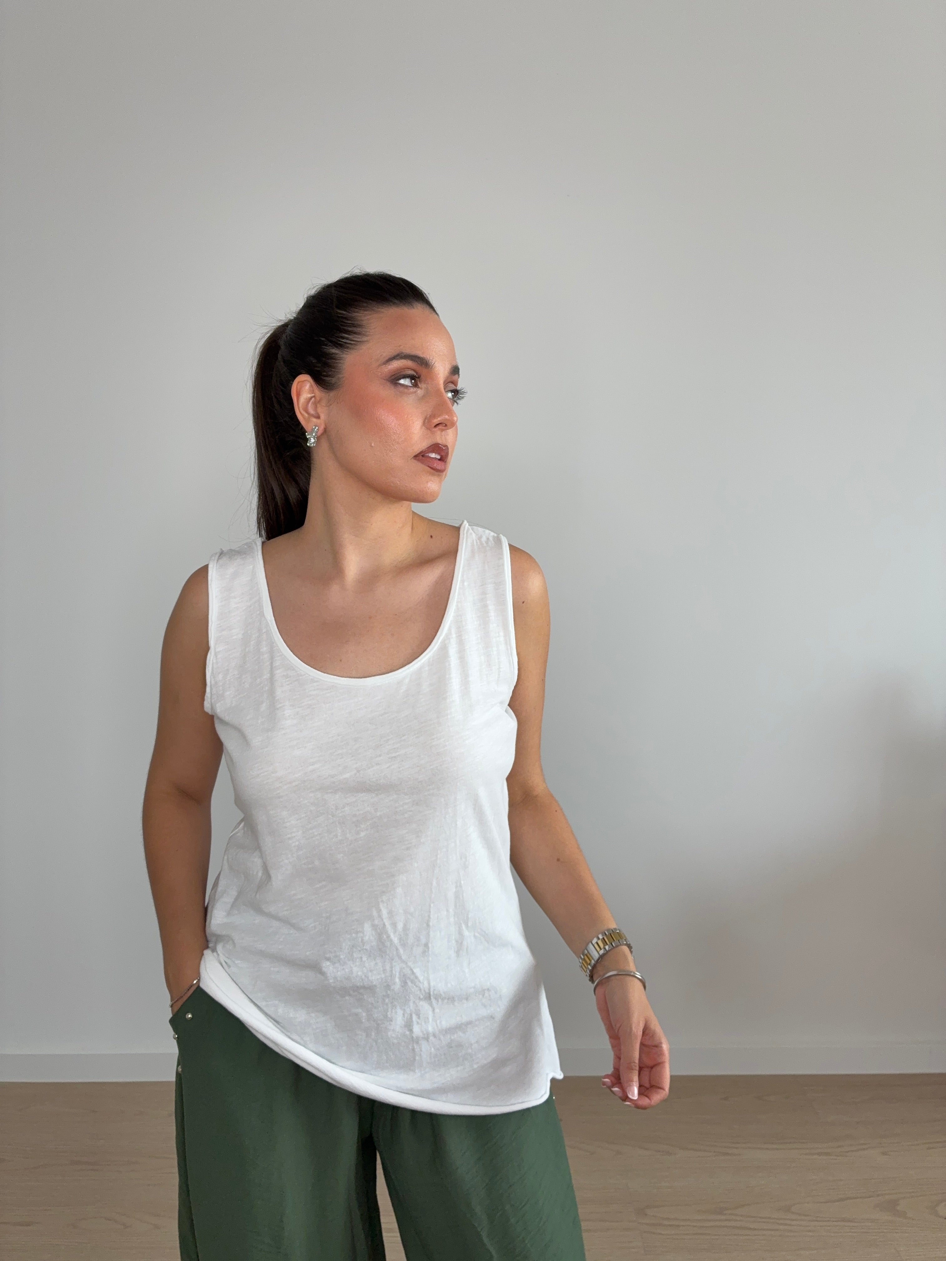 Camiseta básica sin mangas de algodón
