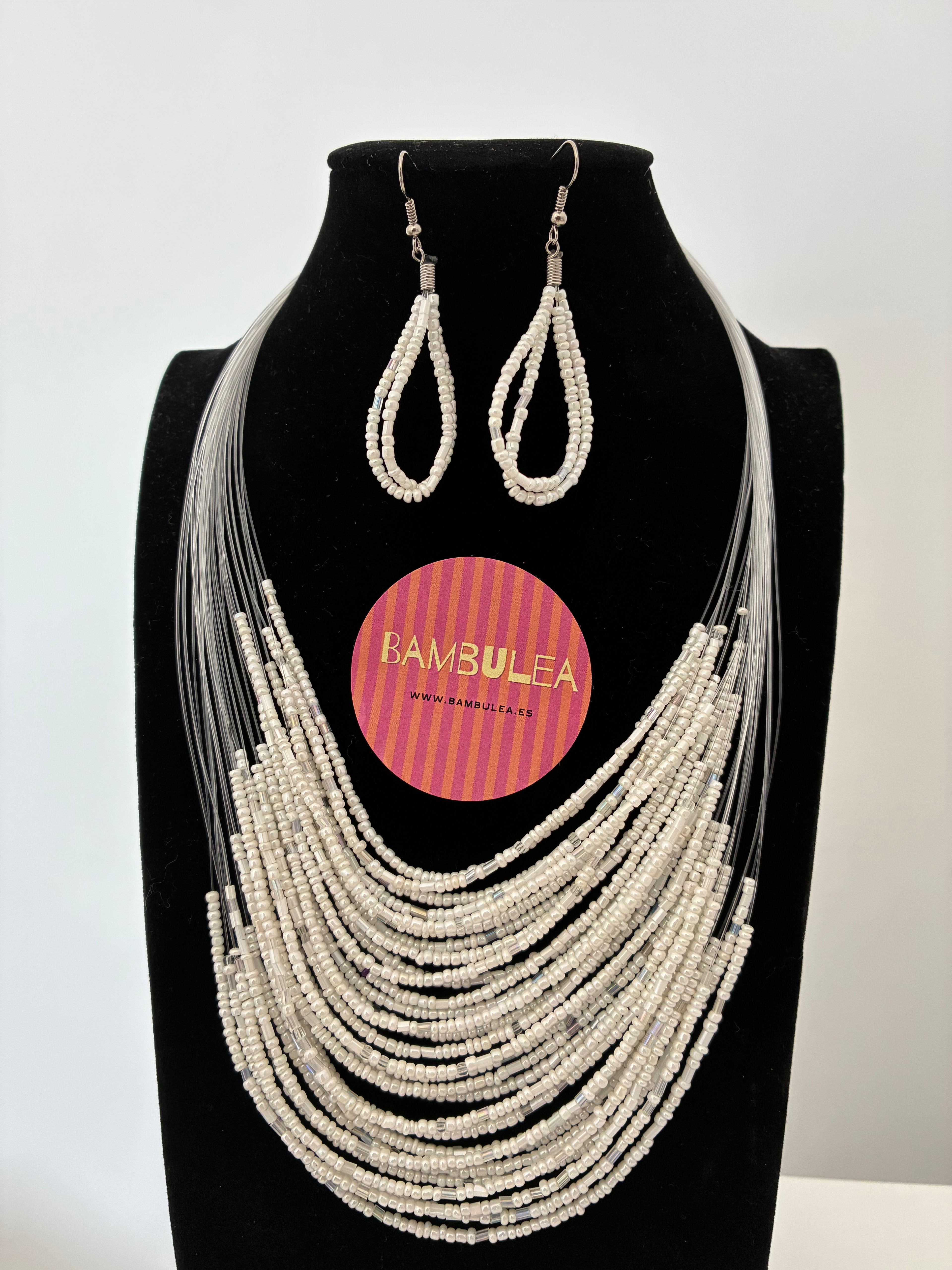 Collar gota con pendientes
