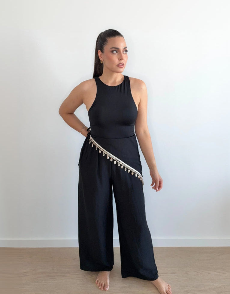 Pantalón con pañuelo de conchas
